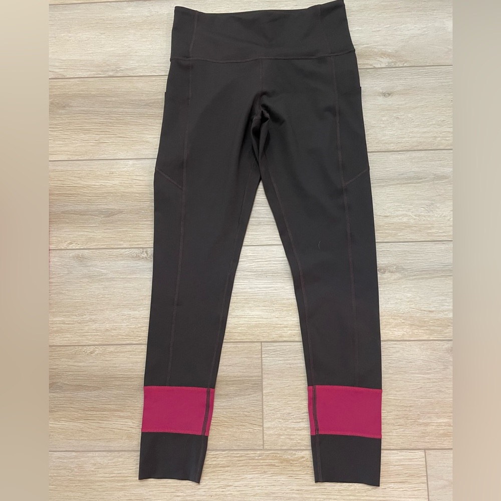 Cotopaxi Womens leggings with pockets NWOT Size large